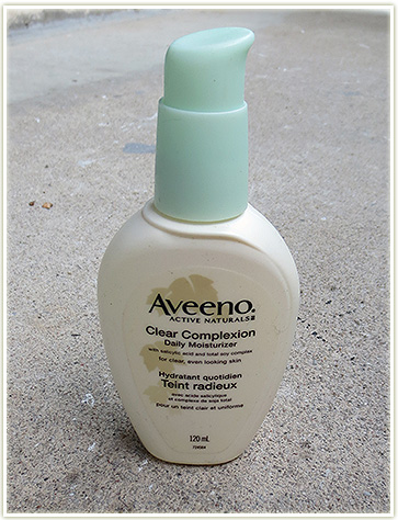 Aveeno – Clear Complexion Daily Moisturizer