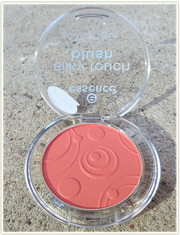 essence silky touch blush in Autumn Peach