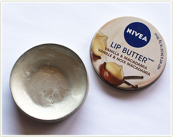 Nivea Lip Butter in Vanilla & Macadamia