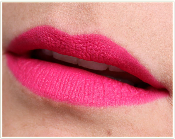 Maybelline Color Blur Fast & Fuchsia - Full On Application