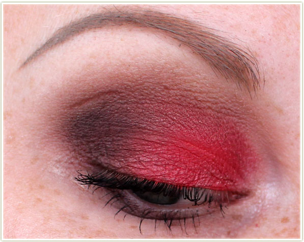 Wearing In The Red shadow and several colours from the Smoky Nudes palette.