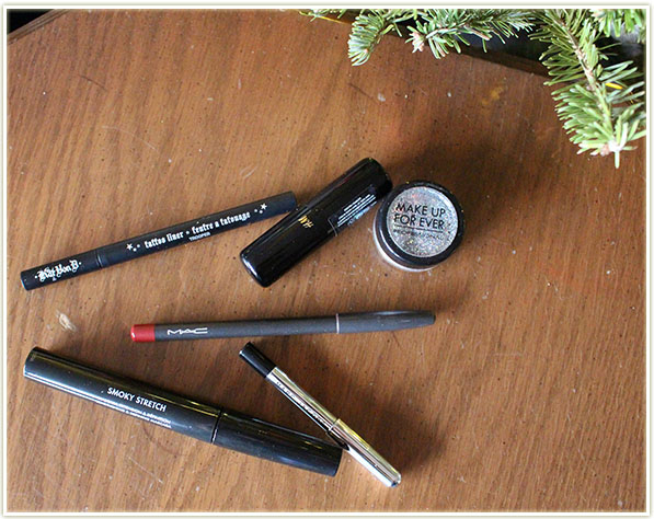 Kat Von D Tattoo Liner in Trooper, H&M Beauty lip primer, Make Up For Ever Glitter (25), MAC Brick lip liner, Marc Jacobs Highliner Gel crayon in Blacquer and Make Up For Ever Smoky Stretch