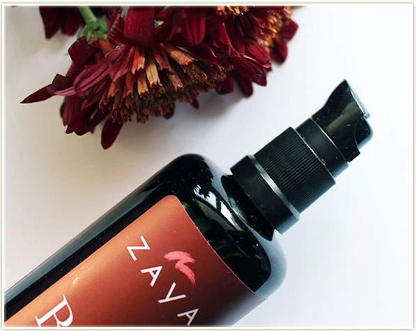 Zaya Body Oil comes with a cap to keep it mess free!