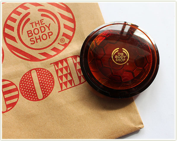 The Body Shop Honey Bronze Bronzing Powder in 01 Light Matte
