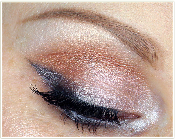 MAC Future MAC - makeup look - eye closed