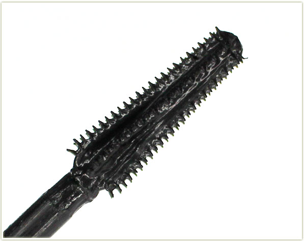 The Maybelline Lash Sensational Luscious Full Fan Effect mascara brush is plastic and tapered.