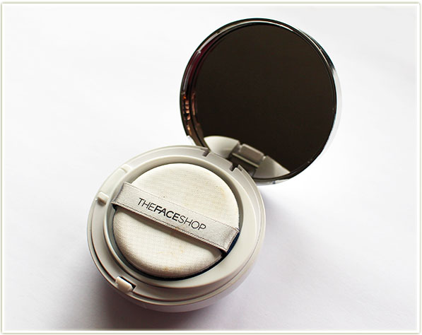 THEFACESHOP Oil Control Water Cushion Foundation in Apricot Beige