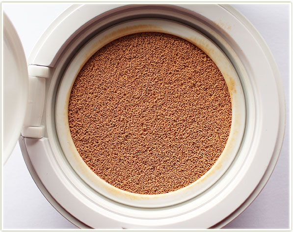 THEFACESHOP Oil Control Water Cushion Foundation in Apricot Beige