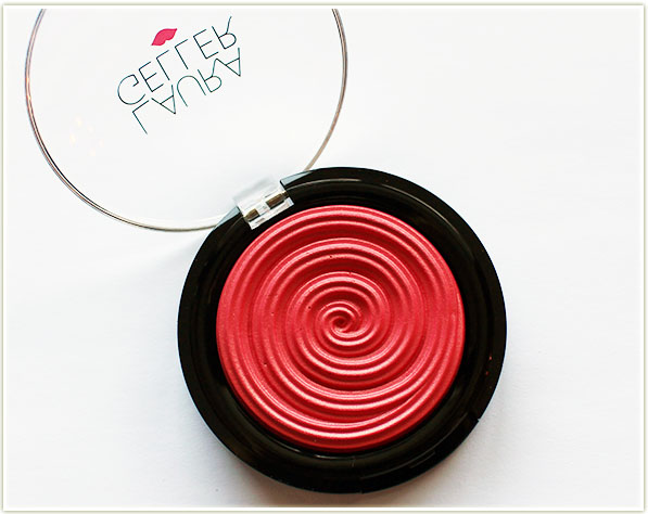 Laura Geller Baked Gelato Vivid Swirl Blush in Guava