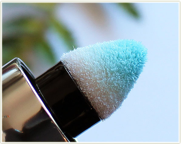 Lancome Juicy Shakers have a spongy applicator