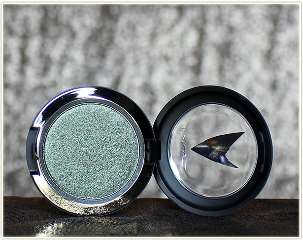 MAC Star Trek - Pressed Pigment in Bird of Prey