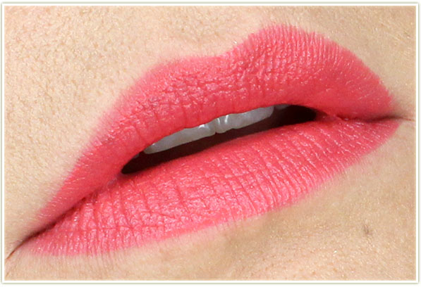 Charlotte Tilbury Hot Lips in Miranda May - up close
