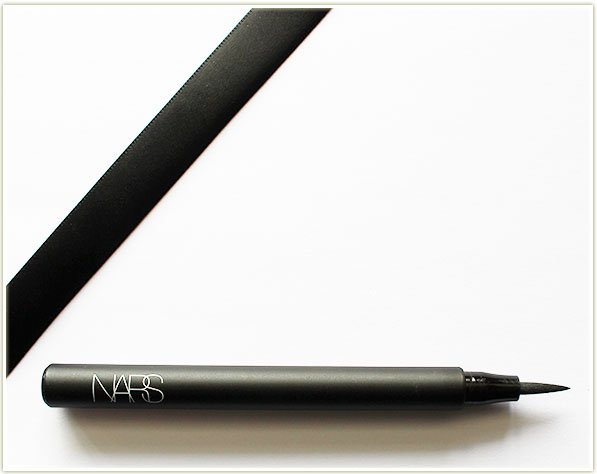 NARS Unrestricted Eyeliner Stylo - matte black