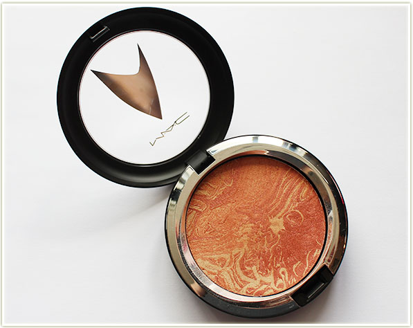 MAC Trip The Light Fantastic Powder in Strange New Worlds