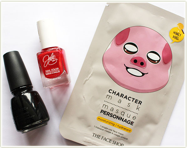 Sheet masks and Halloweeny nailpolish colours