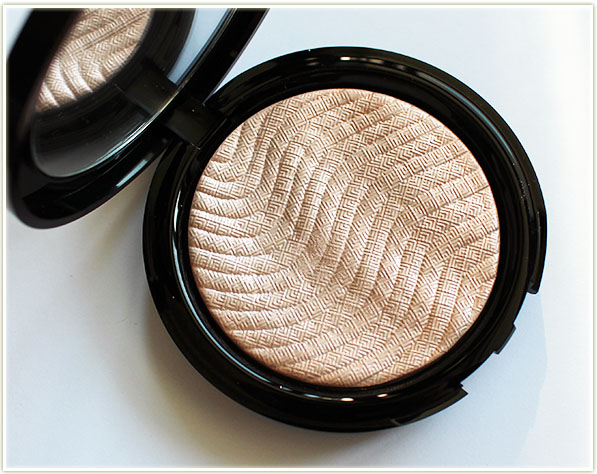 MAKE UP FOR EVER Pro Light Fusion in 01 Golden Pink