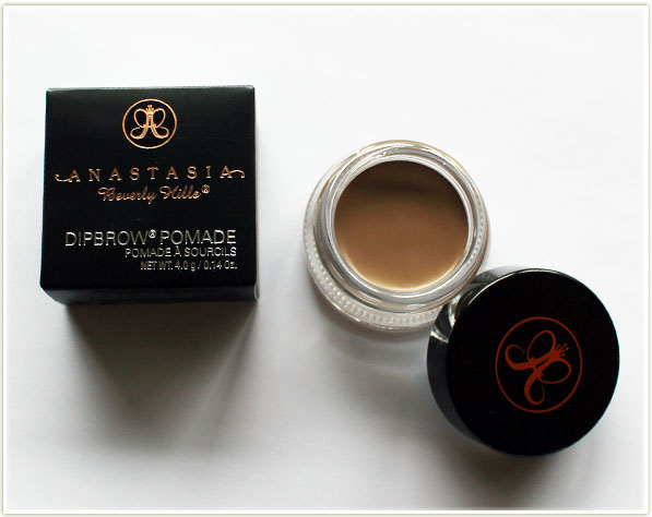Anastasia Beverly Hills Dipbrow Pomade in Taupe ($18.40 CAD sale price, regularly $23)