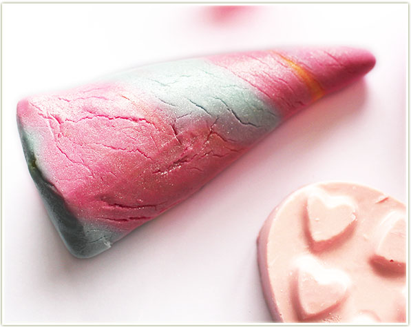 Lush Unicorn Horn Bubble Bar