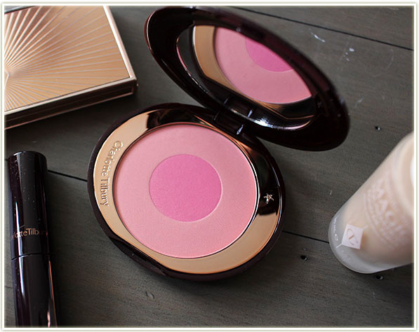 Charlotte Tilbury Cheek to Chic blush in Love is the Drug