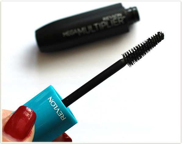 Revlon Mega Multiplier Mascara