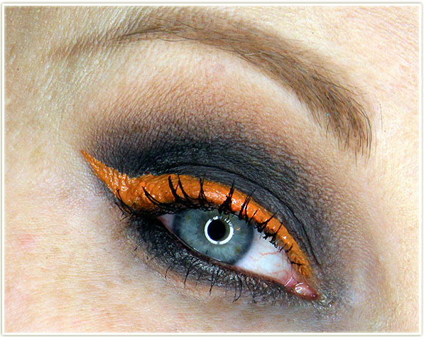 DAVIDsTEA - Pumpkin Die makeup look