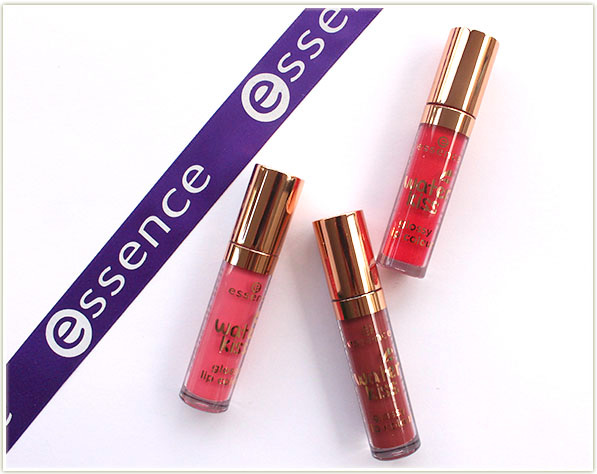 essence Water Kiss Glossy Lip Colours have a paddlefoot applicator