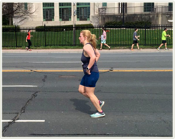 2018 Toronto Half Marathon - close to the end!