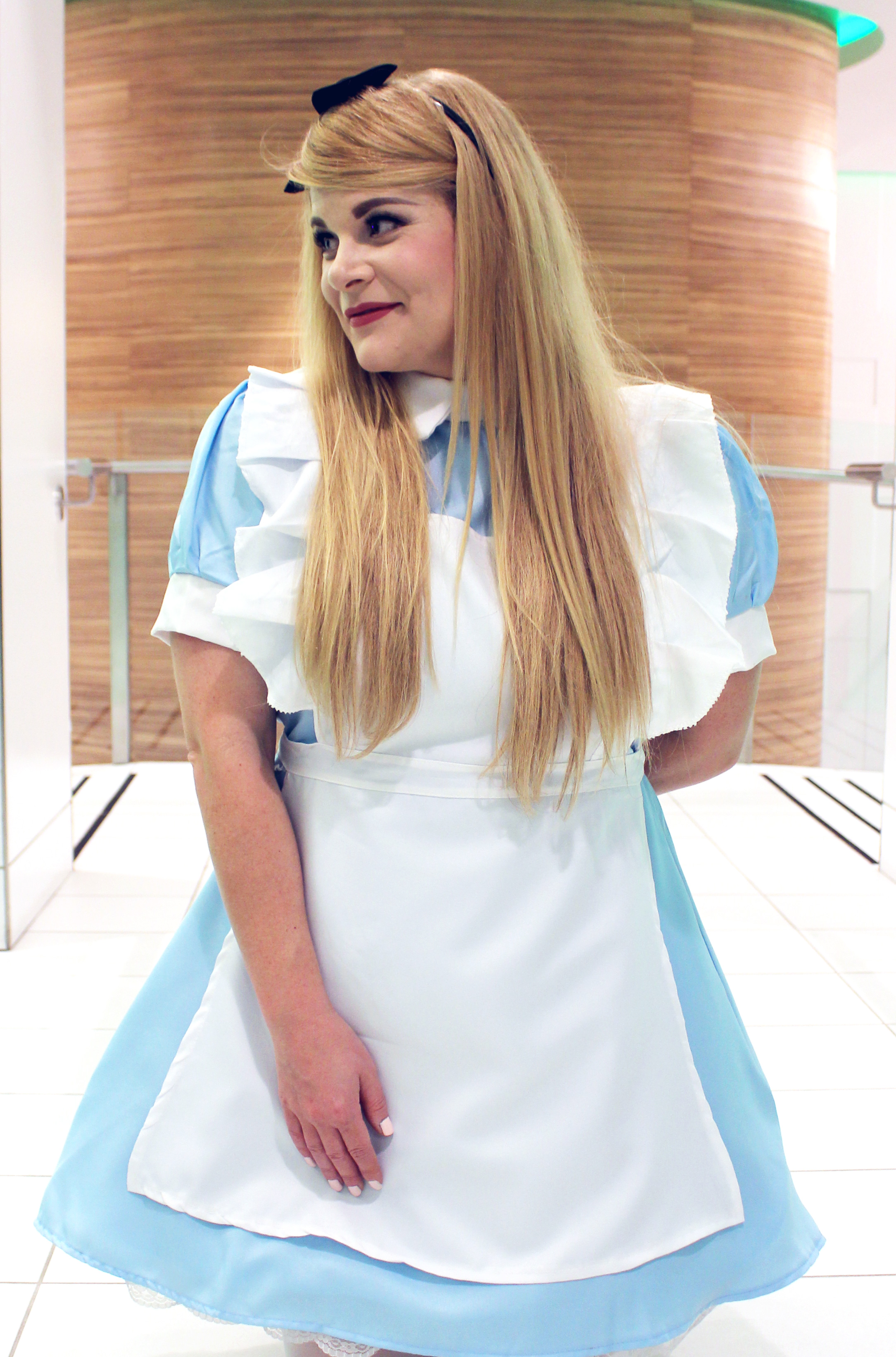 Creepy Alice in Wonderland makeup  Wonderland makeup, Alice in wonderland  makeup, Alice halloween