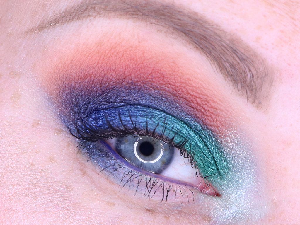 Wet n Wild - Stop Playing Safe eye look